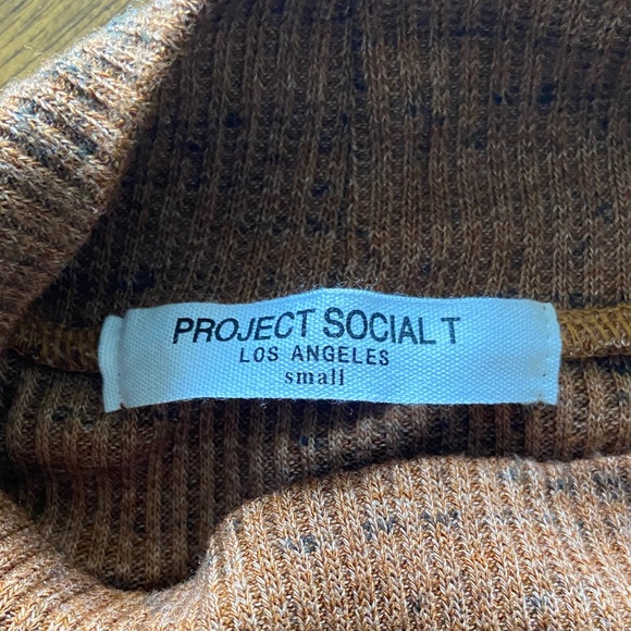 Project Social T Small Ribbed Women's cutout soft turtleneck - Picture 3 of 7